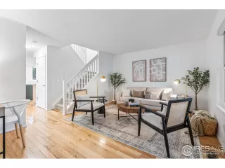 Photo #6: 1020876 Listing