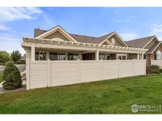 Photo #6: 1020919 Listing