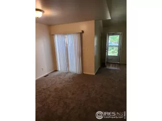 Photo #6: 1020997 Listing