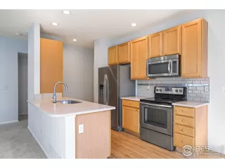 Photo #4: 1021172 Listing