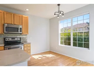 Photo #5: 1021172 Listing