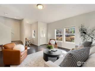 Photo #4: 1021231 Listing