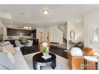 Photo #6: 1021231 Listing