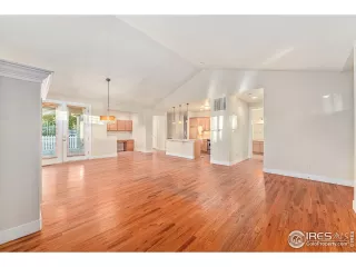 Photo #4: 1021398 Listing