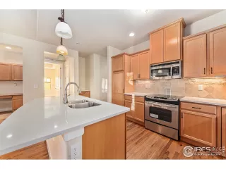 Photo #6: 1021398 Listing