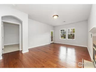 Photo #5: 1021422 Listing