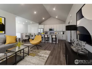 Photo #4: 1021518 Listing