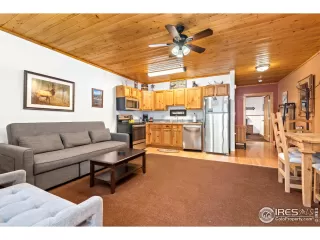 Photo #5: 1021602 Listing