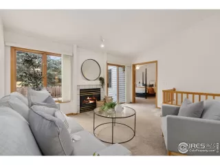 Photo #4: 1021610 Listing