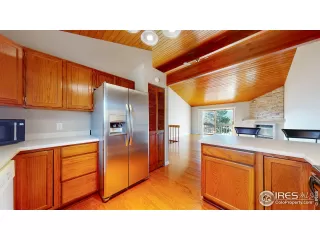 Photo #6: 1021832 Listing