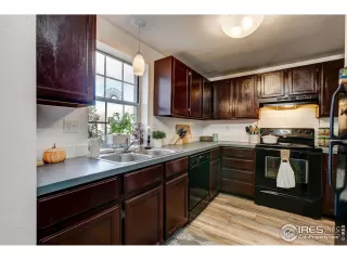 Photo #6: 1021866 Listing