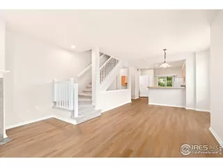 Photo #5: 1021872 Listing