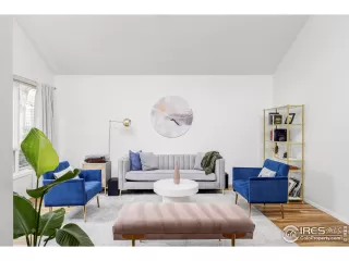 Photo #5: 1021900 Listing