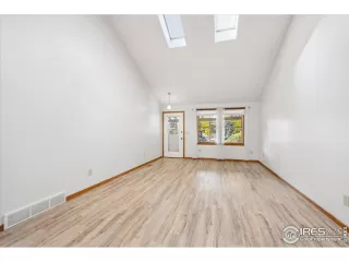 Photo #3: 1021901 Listing 