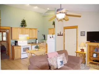 Photo #3: 1021923 Listing