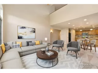 Photo #5: 1021925 Listing