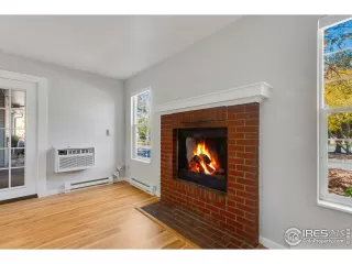 Photo #5: 1021931 Listing