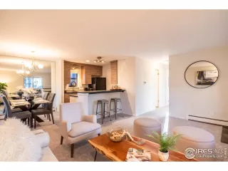 Photo #3: 1021938 Listing