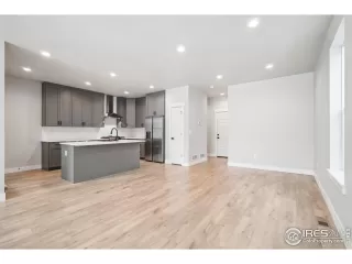 Photo #4: 1021943 Listing 