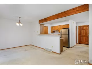 Photo #6: 1021961 Listing