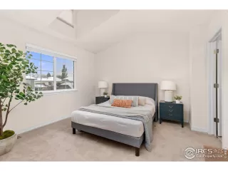 Photo #6: 1021977 Listing