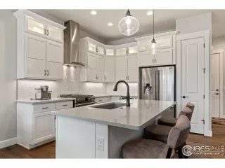 Photo #4: 1022001 Listing