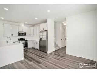 Photo #3: 1022022 Listing