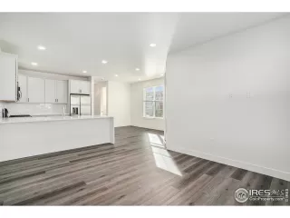 Photo #5: 1022022 Listing