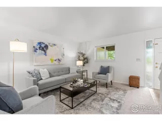 Photo #6: 1022098 Listing