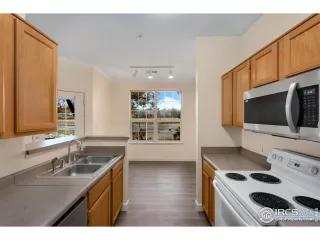 Photo #5: 1022108 Listing