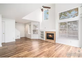 Photo #3: 1022198 Listing