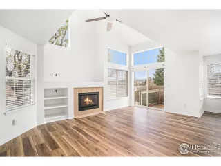 Photo #4: 1022198 Listing