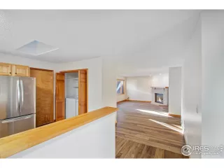 Photo #6: 1022206 Listing