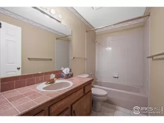 Photo #4: 1022211 Listing