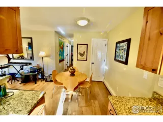 Photo #3: 1022222 Listing