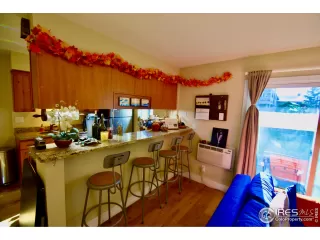 Photo #4: 1022222 Listing