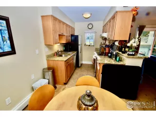 Photo #5: 1022222 Listing