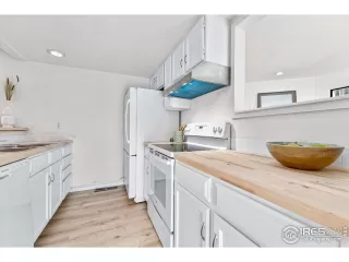 Photo #5: 1022308 Listing