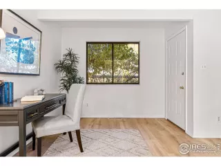 Photo #6: 1022308 Listing