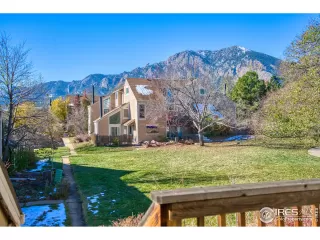 Photo #4: 1022328 Listing