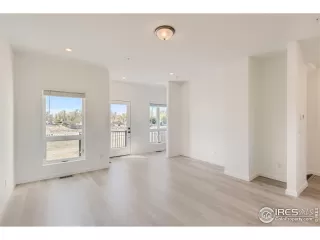 Photo #5: 1022400 Listing 