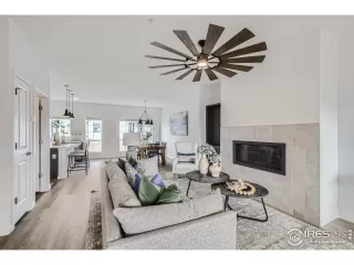 Photo #6: 1022402 Listing