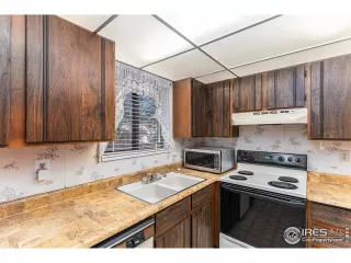 Photo #4: 1022501 Listing