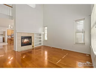 Photo #5: 1022505 Listing