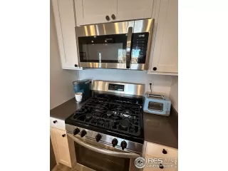 Photo #5: 1022599 Listing