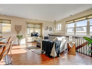 Photo #2: 1022635 Listing