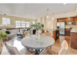 Photo #5: 1022635 Listing