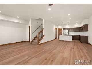 Photo #6: 1022662 Listing