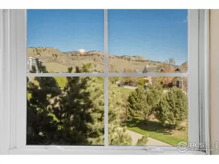 Photo #5: 1022686 Listing