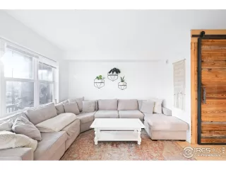 Photo #2: 1022783 Listing